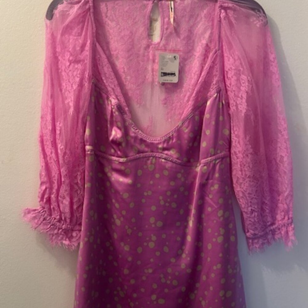 Free People About That Mini Barbie Pink Lace Polka Dot V Neck Mini Dress NWT - Picture 7 of 16